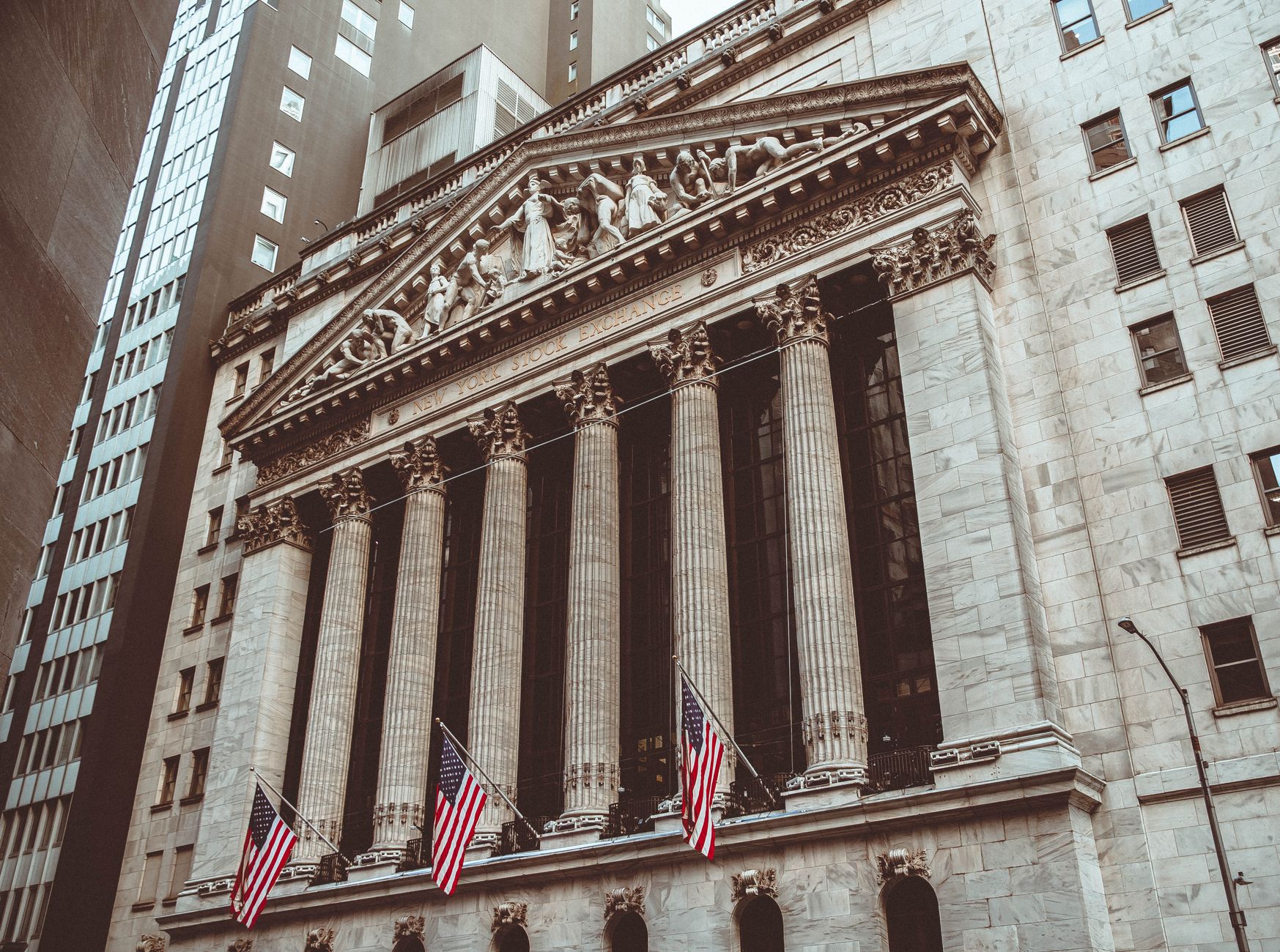 S&P 500 Climbs 0.67% as Global Markets Surge Forward